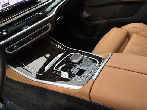 Used 2025 BMW X5 xDrive40i w/ M Sport Package image 21