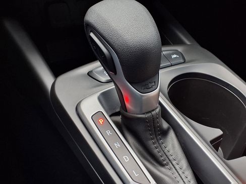 Used 2025 Chevrolet Trax LS w/ LS Convenience Package image 18