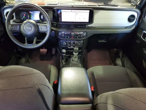 Used 2024 Jeep Wrangler Unlimited AWD/4WD image 13