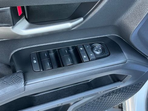 Used 2025 Toyota Tacoma TRD Sport image 6