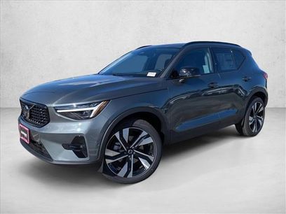 New 2026 Volvo XC40 B5 Ultra w/ Climate Package