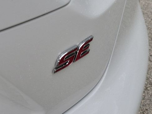 Used 2024 Toyota Corolla SE w/ SE Premium Package FWD image 7
