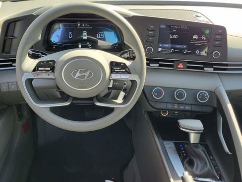 New 2026 Hyundai Elantra SE image 4