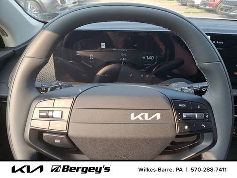 New 2025 Kia EV6 Wind image 16