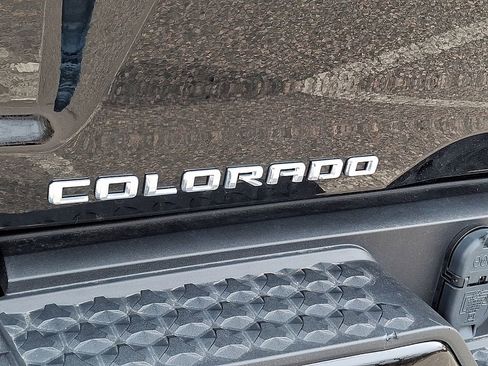 Used 2024 Chevrolet Colorado Z71 w/ Z71 Convenience Package 2 image 32