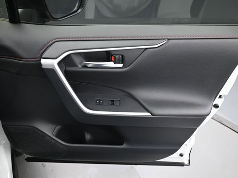 Used 2025 Toyota RAV4 XSE image 38