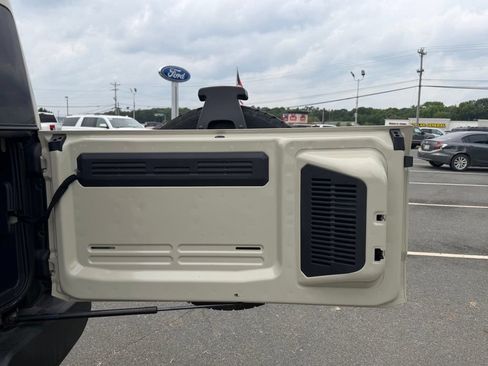 Used 2025 Ford Bronco Outer Banks AWD/4WD image 6