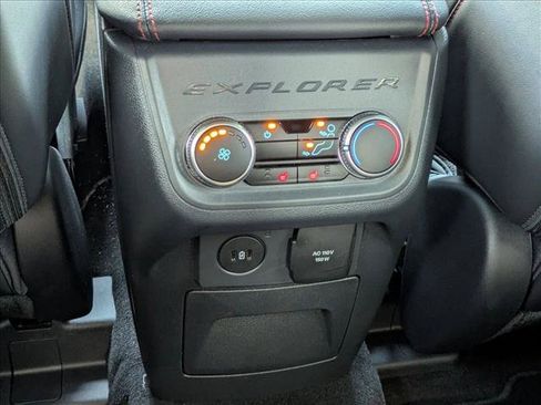 Used 2026 Ford Explorer ST RWD image 17