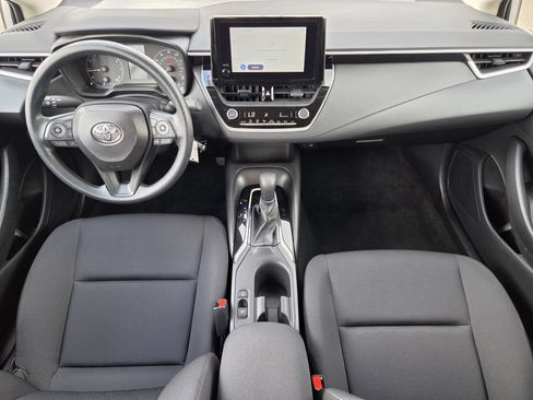 Used 2025 Toyota Corolla LE FWD image 12