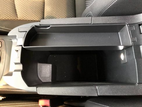 Used 2024 GMC Terrain SLE w/ Driver Convenience Package image 24