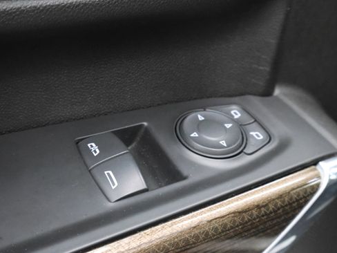 Used 2022 Chevrolet Silverado 2500 LT w/ Convenience Package image 32