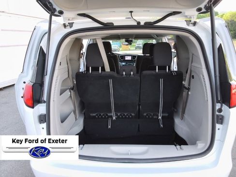 Used 2023 Chrysler Voyager LX FWD image 15