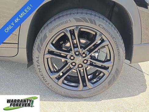 Used 2026 Chevrolet Traverse LT FWD image 5
