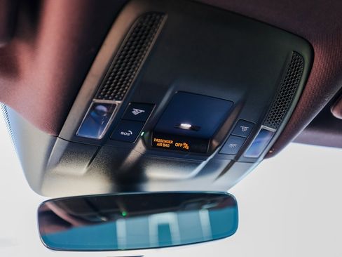 Certified 2021 Porsche Taycan image 21