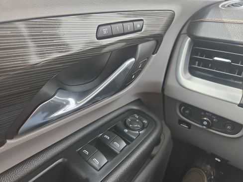 Used 2018 GMC Terrain SLT w/ Preferred Package image 20