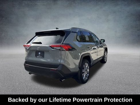 Used 2021 Toyota RAV4 XLE Premium image 5