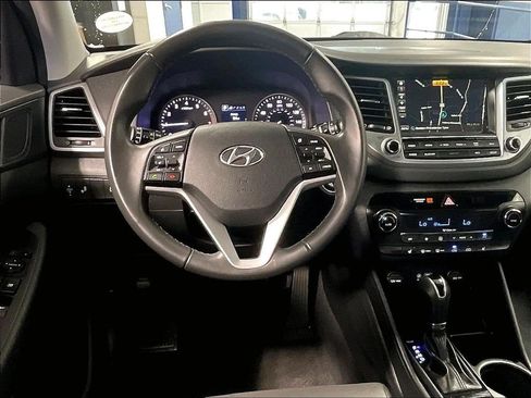 Used 2017 Hyundai Tucson Limited AWD/4WD image 18