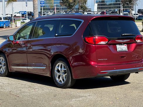 Used 2020 Chrysler Pacifica Touring-L w/ Tire & Wheel Group image 5