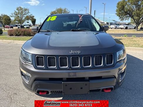 Used 2018 Jeep Compass Trailhawk w/ Leather Interior Group AWD/4WD image 9