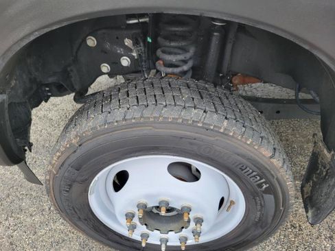 Used 2022 Ford F550 4x4 Regular Cab Super Duty image 7