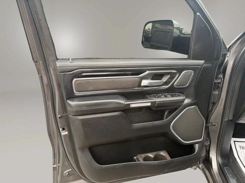 Used 2019 RAM 1500 Laramie AWD/4WD image 22