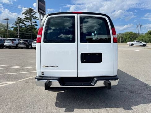 Used 2025 Chevrolet Express 2500 w/ Driver Convenience Package RWD image 6