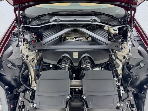 Used 2026 Aston Martin V8 Vantage Coupe image 24