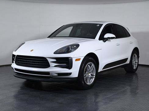 Certified 2021 Porsche Macan AWD/4WD image 1