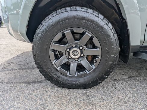 Used 2022 Toyota 4Runner Trail Special Edition AWD/4WD image 55