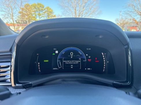 Used 2025 Toyota Camry SE image 25