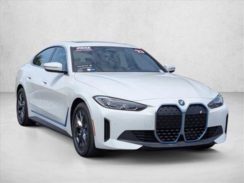 Used 2023 BMW i4 eDrive35 RWD image 3