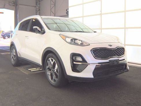 Used 2020 Kia Sportage EX FWD image 3