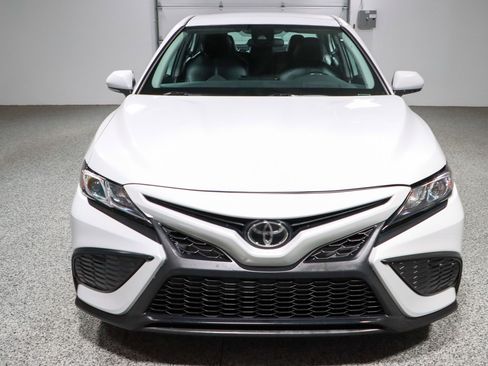 Used 2024 Toyota Camry SE FWD image 4