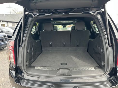 Used 2023 Chevrolet Suburban High Country AWD/4WD image 28