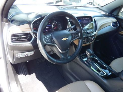 Used 2023 Chevrolet Equinox Premier AWD/4WD image 22