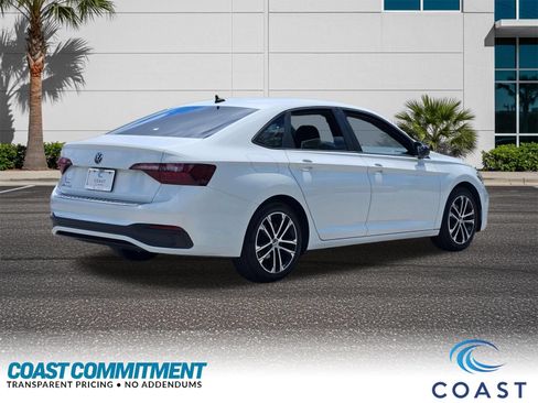 Used 2022 Volkswagen Jetta Sport FWD image 6