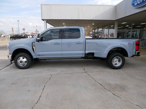 New 2026 Ford F350 Lariat w/ FX4 Off-Road Package image 2