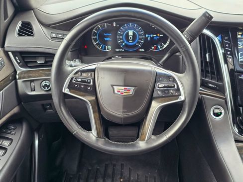 Used 2018 Cadillac Escalade ESV Platinum AWD/4WD image 20