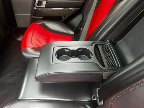 Used 2019 Land Rover Range Rover Sport SVR image 30