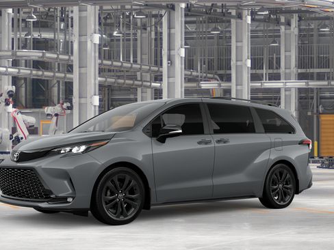 New 2026 Toyota Sienna XSE FWD image 2