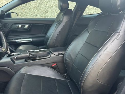 Used 2019 Ford Mustang Premium RWD image 8