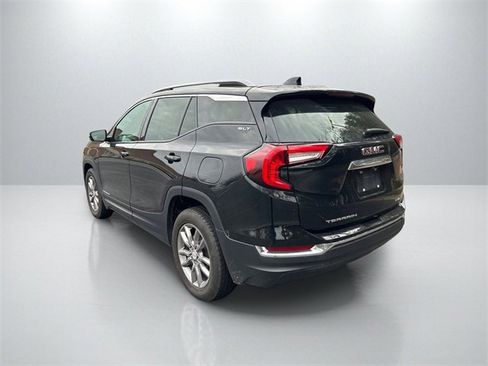 Used 2024 GMC Terrain SLT image 5
