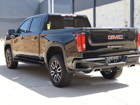 Used 2023 GMC Sierra 1500 AT4 w/ AT4 Premium Package AWD/4WD image 3