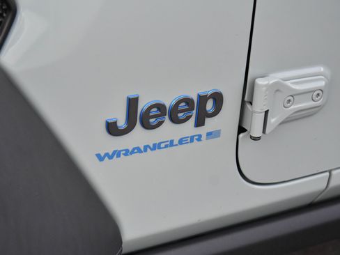 Used 2023 Jeep Wrangler Unlimited AWD/4WD image 14