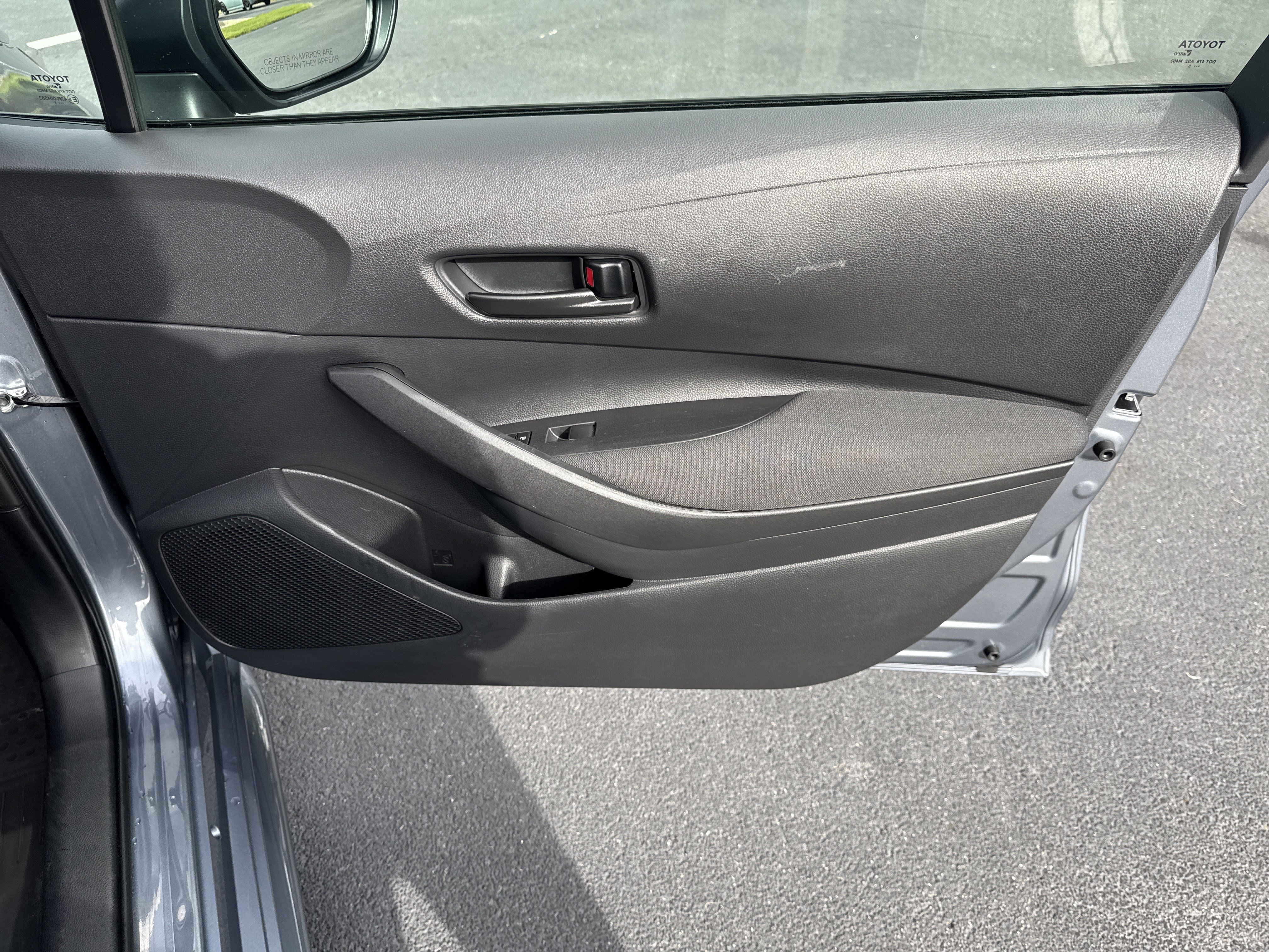 Used 2025 Toyota Corolla LE FWD image 35
