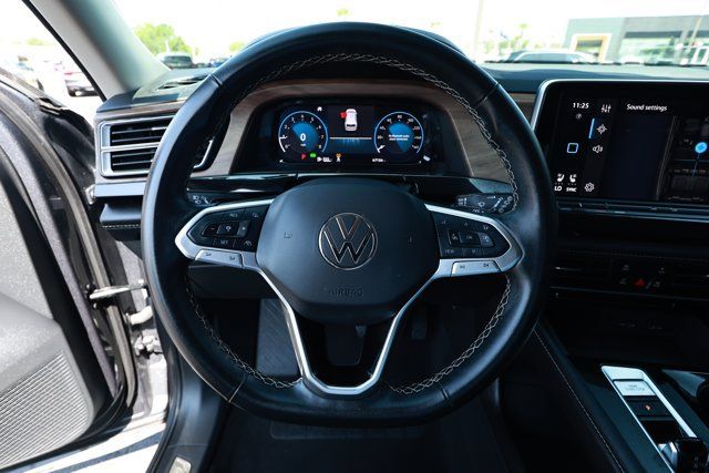 Used 2025 Volkswagen Atlas SE FWD image 11