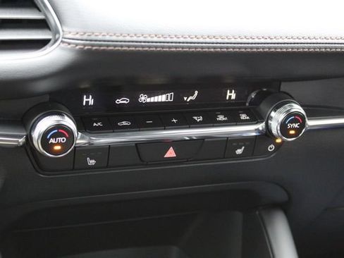 New 2026 MAZDA MAZDA3 2.5 S Hatchback w/ Premium Pkg image 22