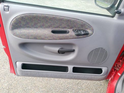 Used 1999 Dodge Ram 2500 Truck 2WD Quad Cab image 25