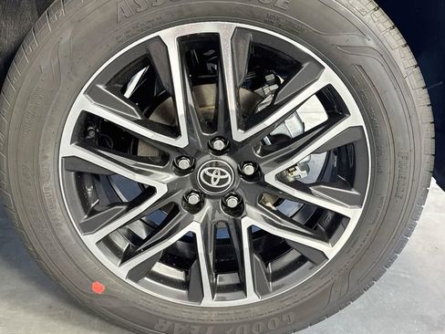 New 2026 Toyota Corolla Cross XLE image 31