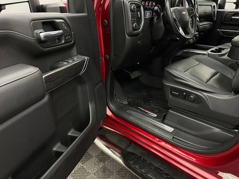 Used 2022 Chevrolet Silverado 3500 LTZ w/ LTZ Convenience Package AWD/4WD image 16